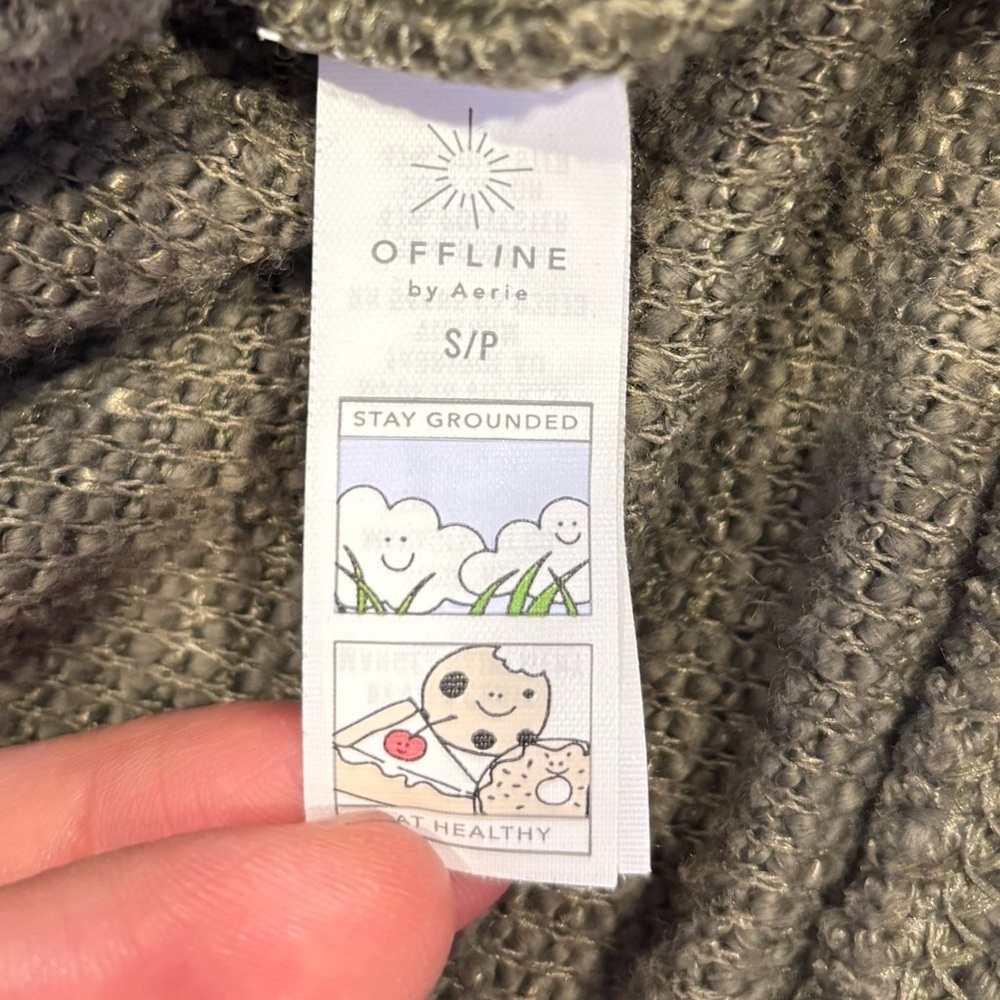 Aerie OFFLINE Women's Army Green Hoodie - Picture 5 of 8
